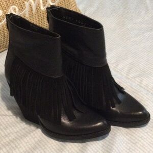 Very Volatile “Khloe” Black Wedge Bootie/ Leather Fringe- Size 6.5.